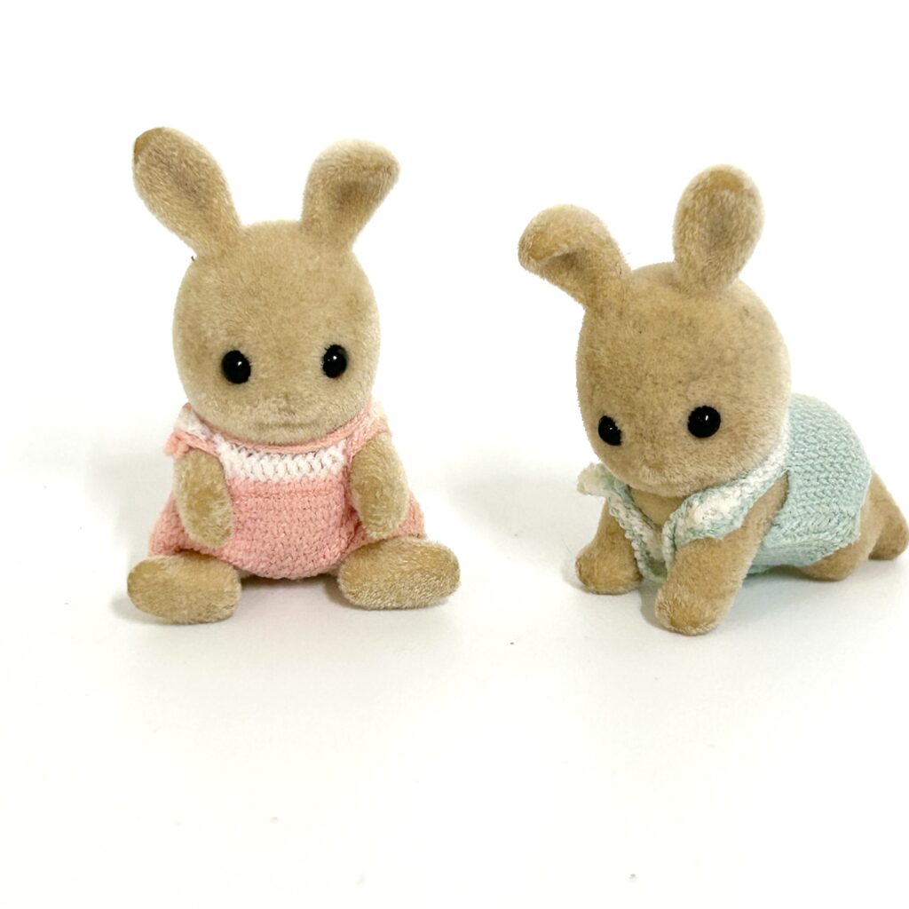 [used] Ivory Rabbit Twins Sylvanian Families Calico Critters