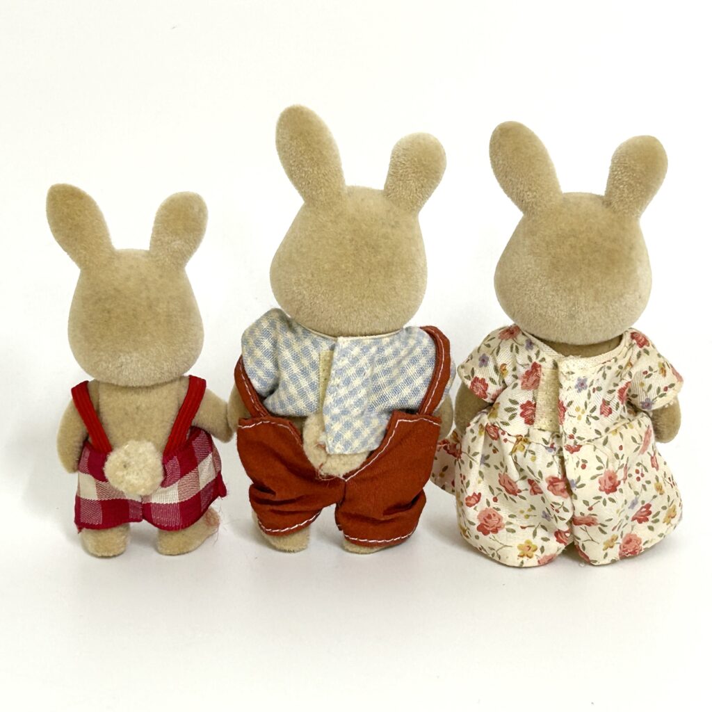 [used] Ivory Rabbit Family Sylvanian Families Calico Critters