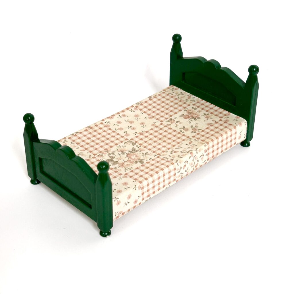 [used] Vintage Green Bed Sylvanian Families Calico Critters