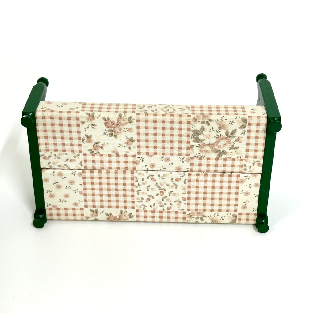 [used] Vintage Green Bed Sylvanian Families Calico Critters