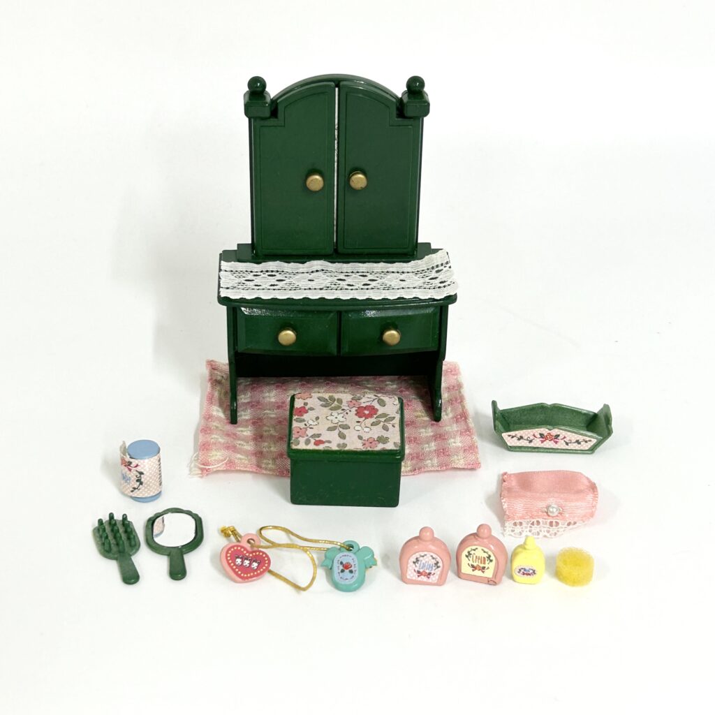 [used] Vintage Green Dresser Set 1995 KA-69 Sylvanian Families Calico Critters