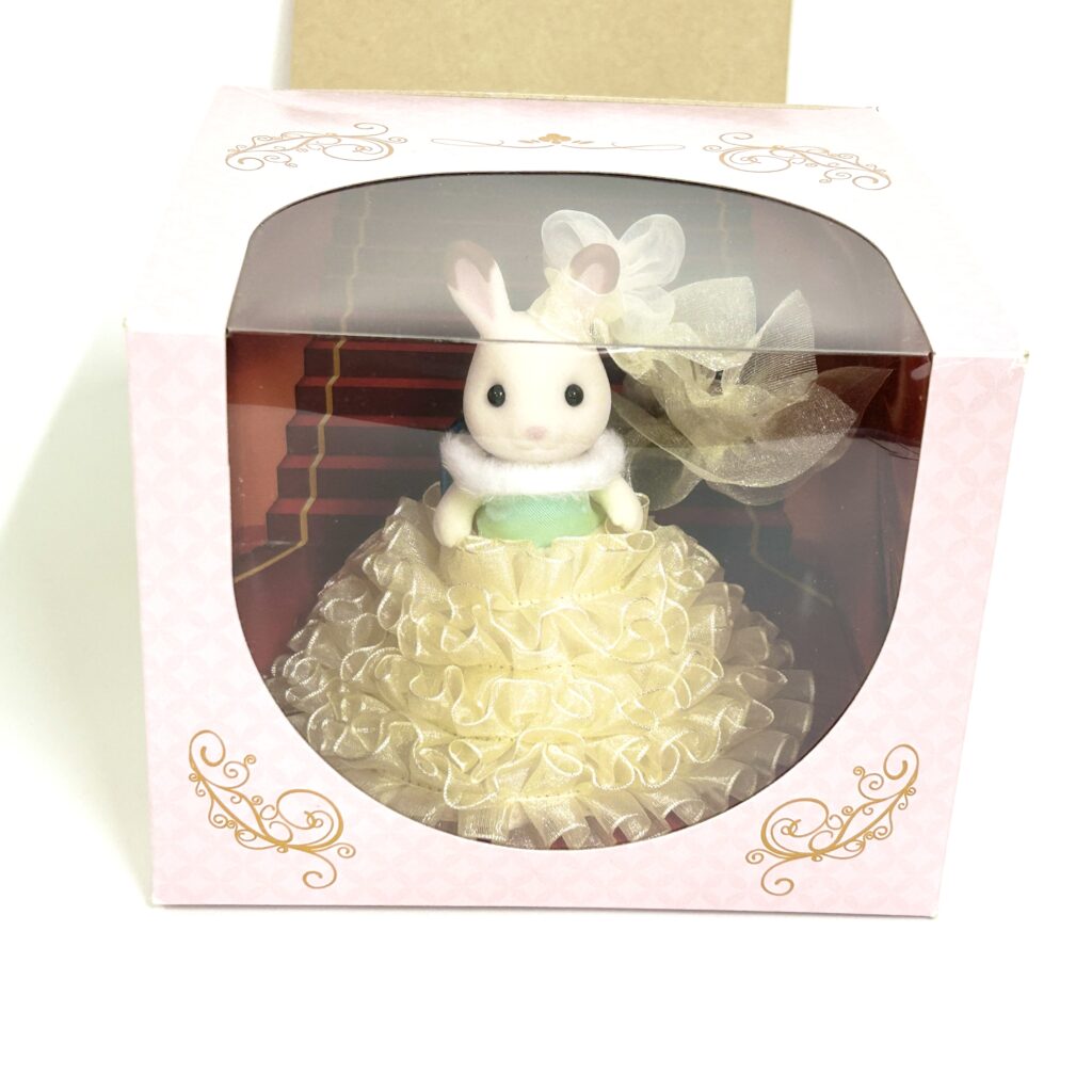 [used] Epoch 60th Anniversary Chocolate Rabbit Luxury Dress 2018 Sylvanian Families Calico Critters
