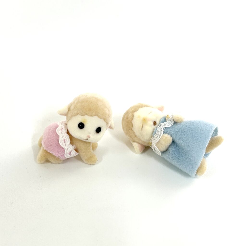 [used] Sleeping Sheep Twins 2005 HI-06 Sylvanian Families Calico Critters