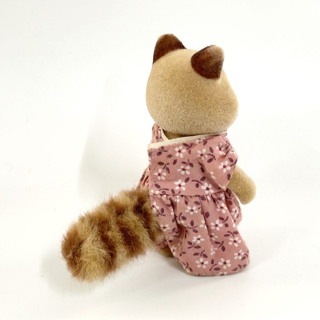 [used] Vintage Raccoon Mother Sylvanian Families Calico Critters