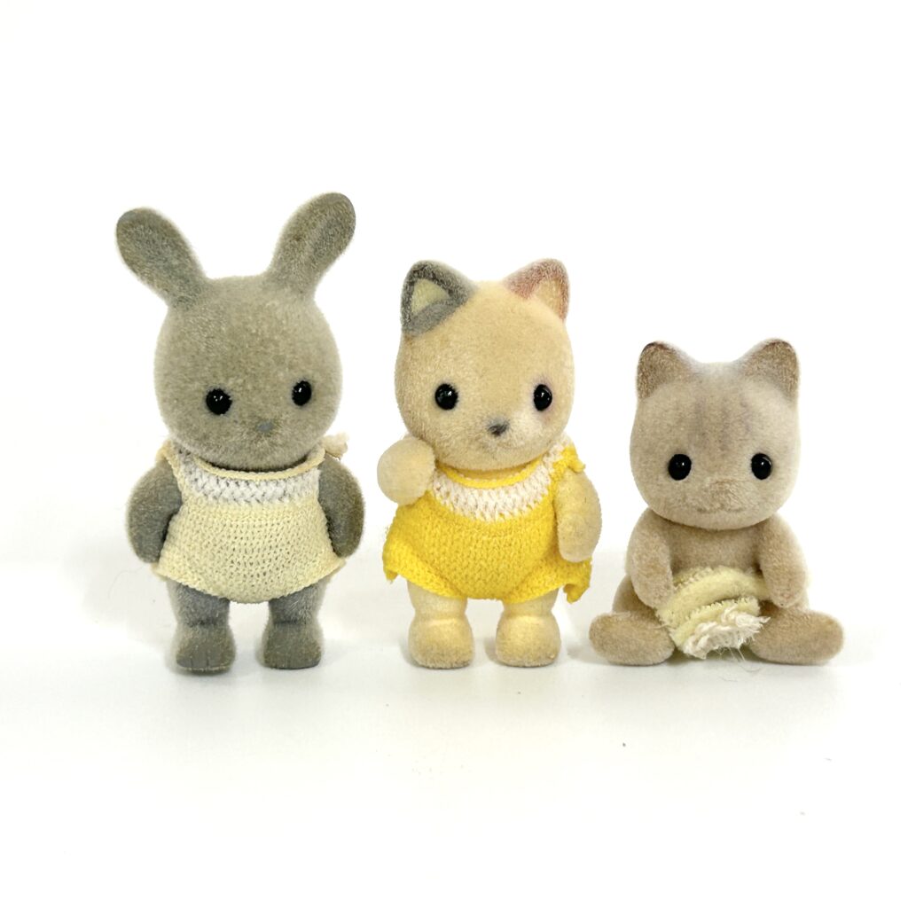 [used] Vintage Grey Rabbit Whiskers Cat Ivory Cat Babies Sylvanian Families Calico Critters
