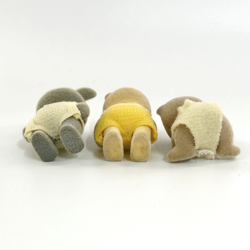 [used] Vintage Grey Rabbit Whiskers Cat Ivory Cat Babies Sylvanian Families Calico Critters