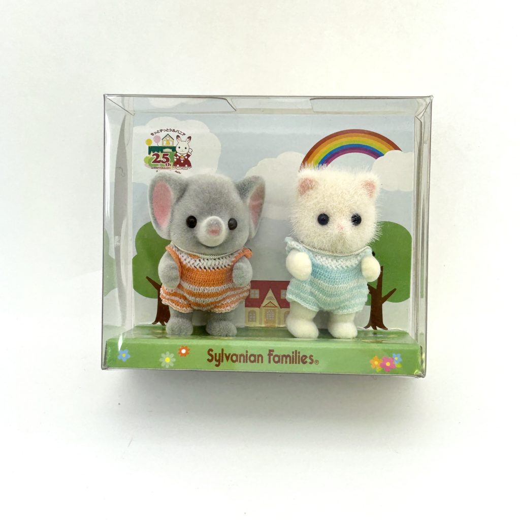 SET DE PAR DE BEBÉS ELEFANTE GATO PERSA Epoch Sylvanian Families