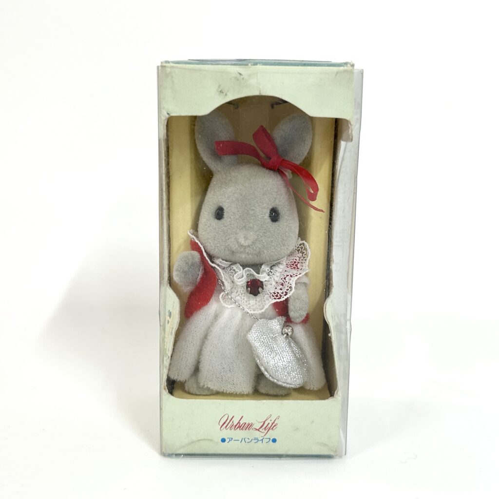 [used] Vnintage Grey Rabbit Girl Oyobare/Invitation Series Sylvanian Families Calico Critters
