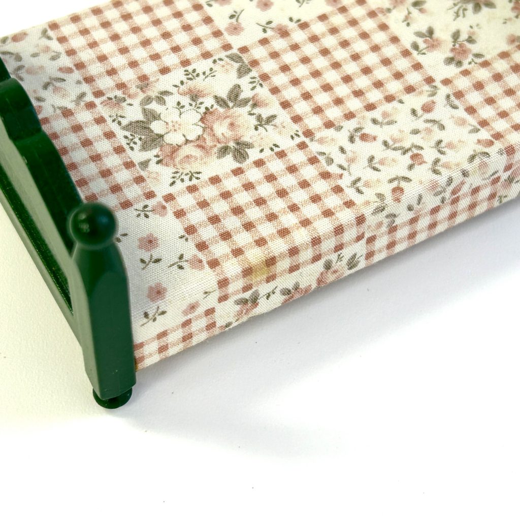 [used] Vintage Green Bed Sylvanian Families Calico Critters