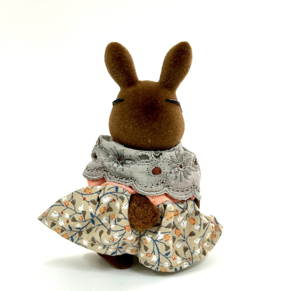 [used] Vintage Brown Rabbit Grandmother 1986 U-07-950 Sylvanian Families Calico Critters
