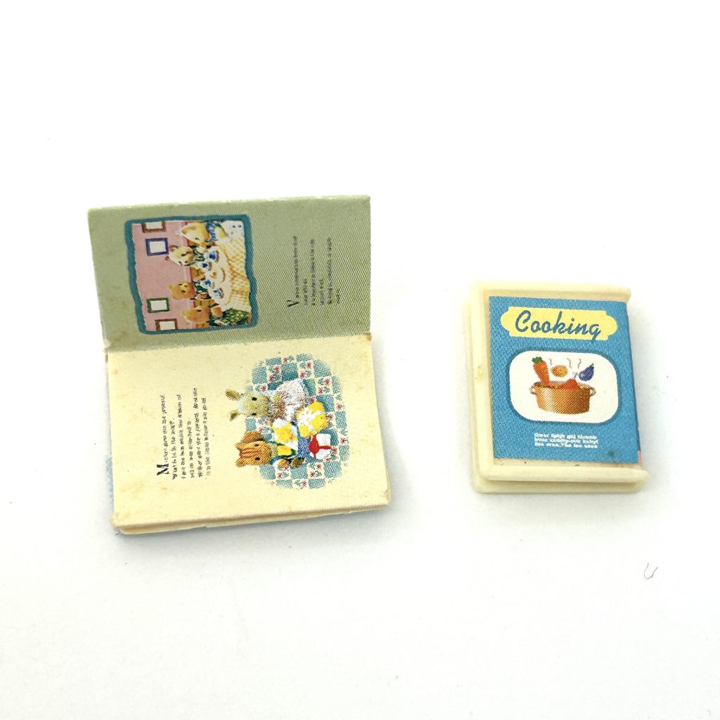 [Used] BOOK NOTEBOOK NEWSPAPER MAGAZINE SET Epoch Japan Sylvanian Families