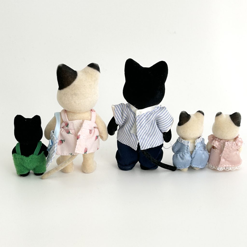 [used] Forest Market Charcoal Cat Family Tuxedo Cat 2008 Sylvanian Families Calico Critters