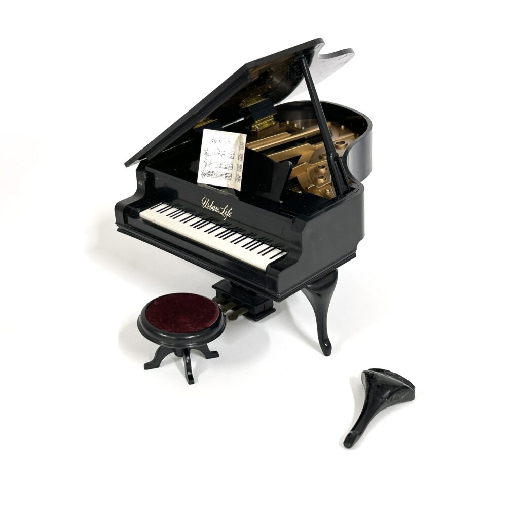 [used] Urban Life Grand Piano Black A-16 Sylvanian Families Calico Critters