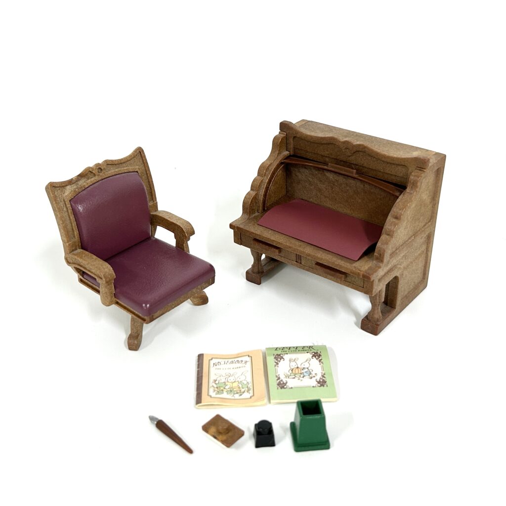 [used] Vintage Urban Life Writing Desk 1988 A-19 Sylvanian Families Calico Critters