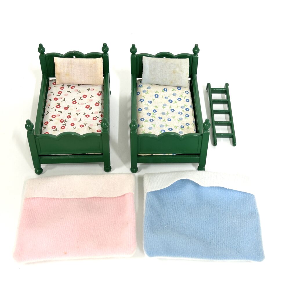 [used] Vintage Green Bunk Bed Sylvanian Families Calico Critters