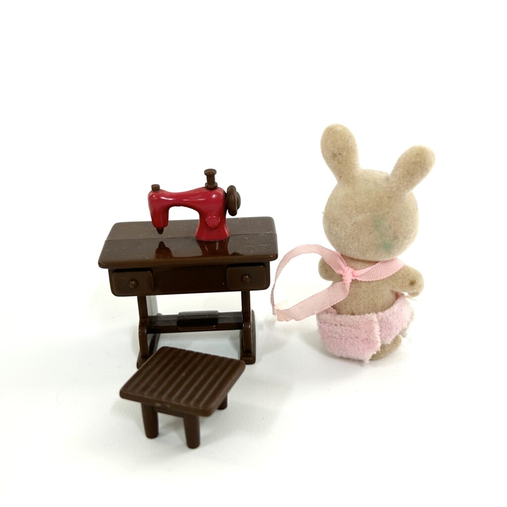 [used] Vintage Baby Carry Case Baby Tailor 1996 SHI-27 Sylvanian Families Calico Critters