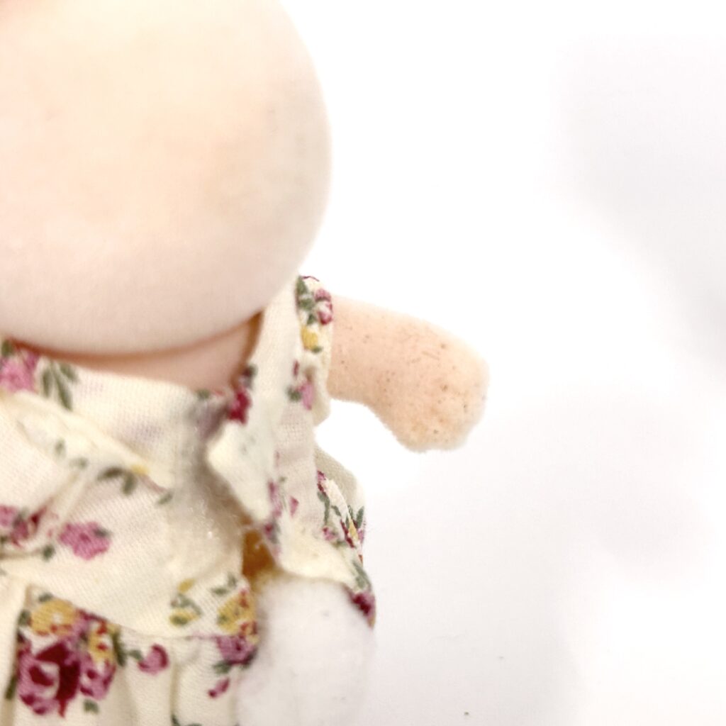 [used] Pink Rabbit Strawberry Rabbit Mother 2009 Sylvanian Families Calico Critters