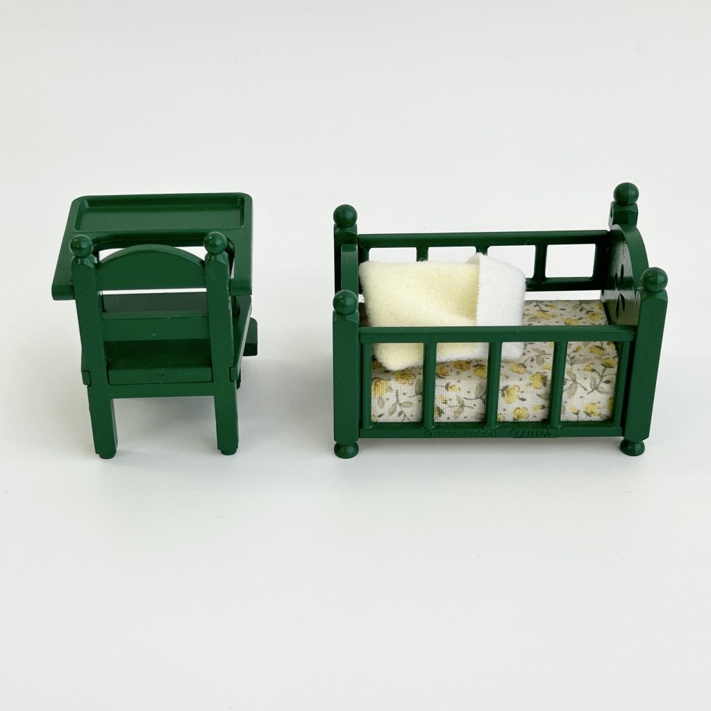 [used] Green Baby Chair and Bed Sylvanian Families Calico Critters