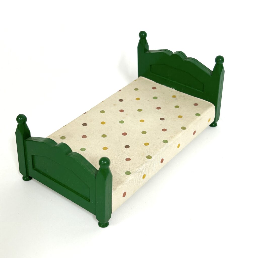 [used] Green Bed Polka Dots White KA-07 Sylvanian Families Calico Critters