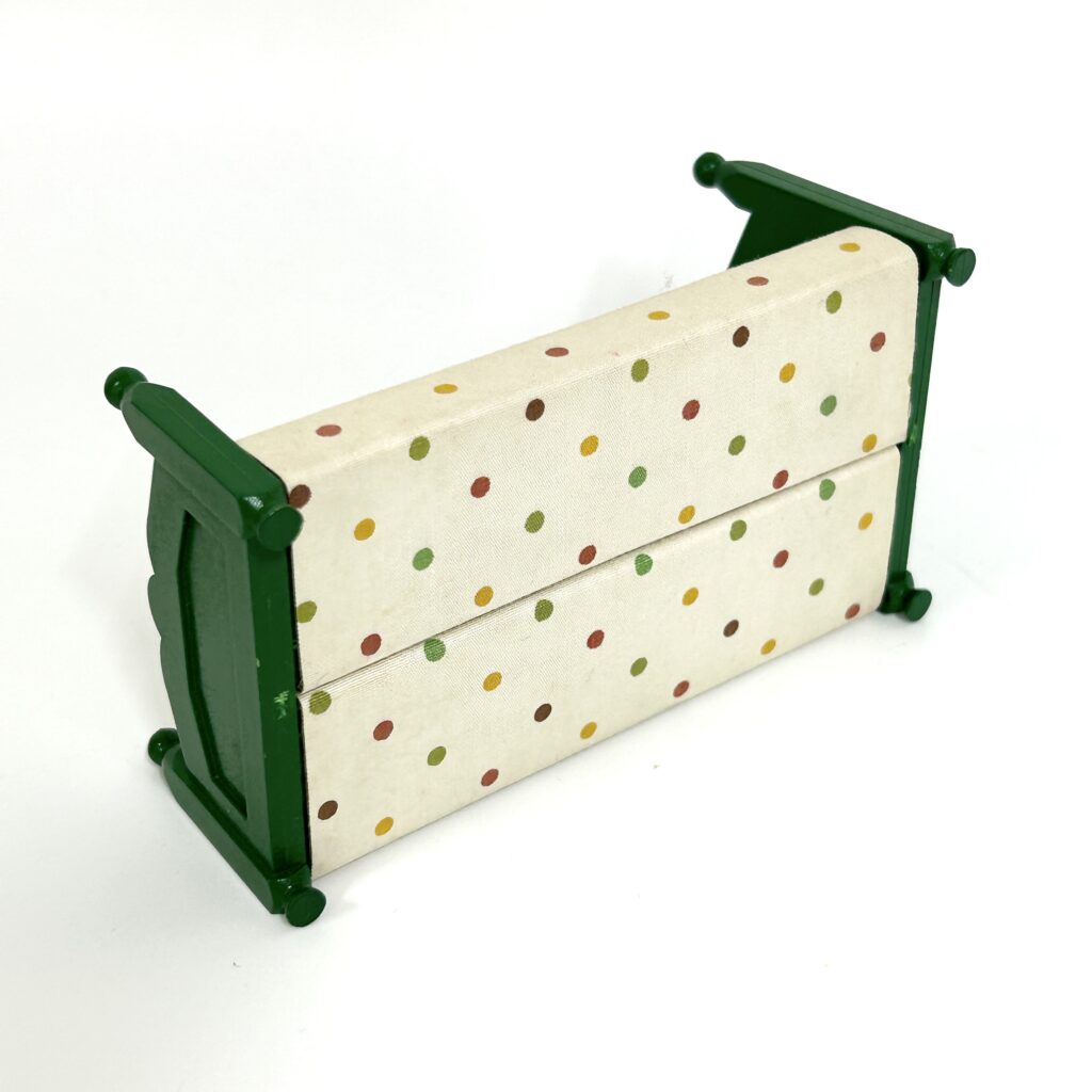 [used] Green Bed Polka Dots White KA-07 Sylvanian Families Calico Critters
