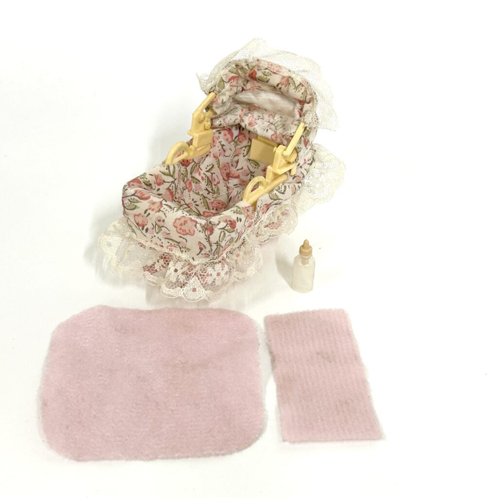 [used] Vintage Urban Life Pink Cradle 1988 A-15 Sylvanian Families Calico Critters