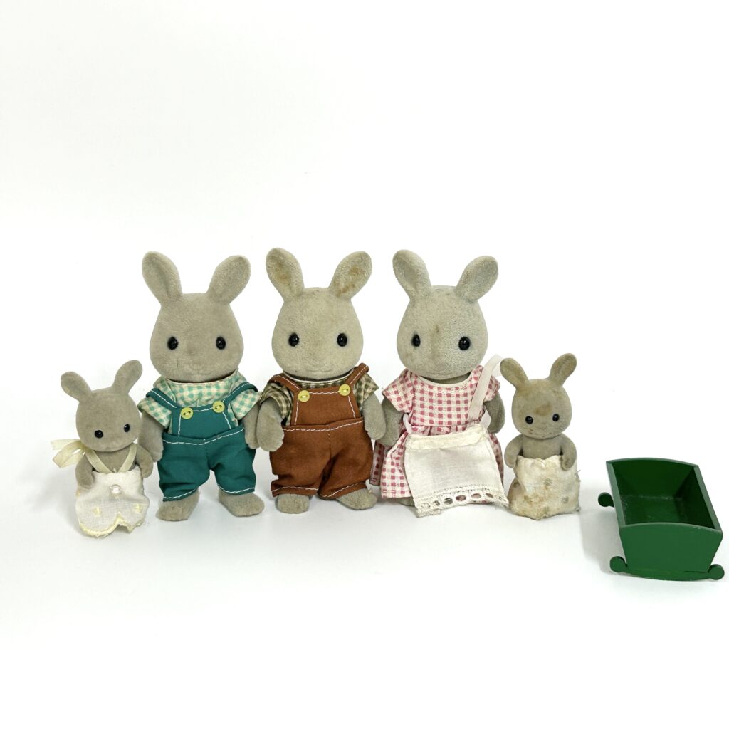 [used] Vintage Grey Rabbit Family Sylvanian Families Calico Critters