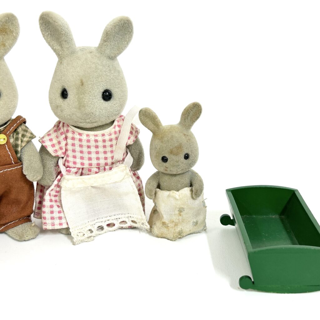 [used] Vintage Grey Rabbit Family Sylvanian Families Calico Critters