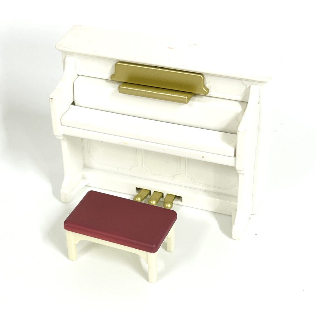 [used] White Upright Piano Sylvanian Families Calico Critters