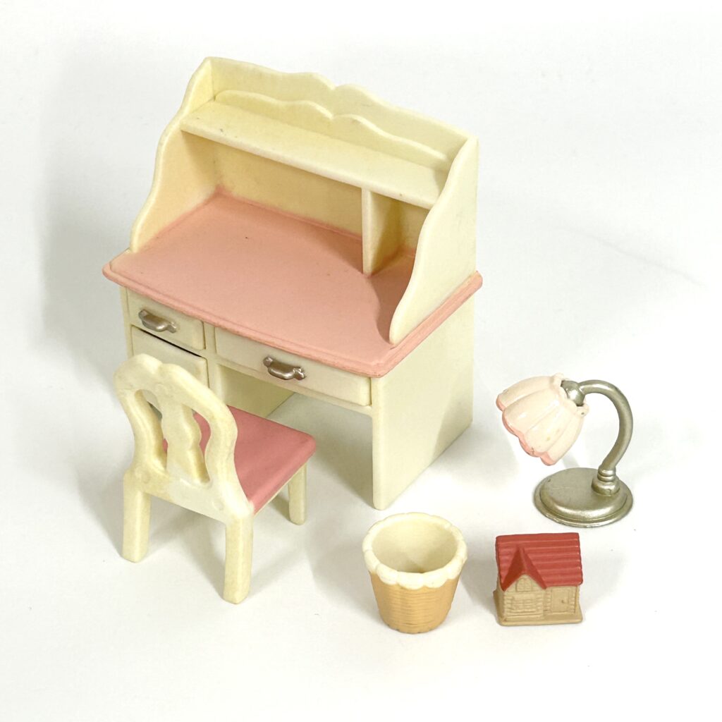 [used] White Study Desk Sylvanian Families Calico Critters