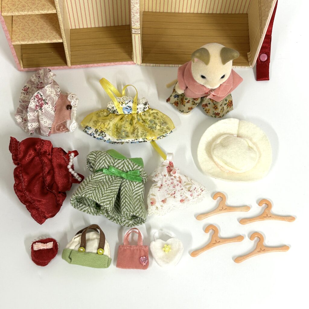 [used] Dresser box Cream Cat Sylvanian Families Calico Critters