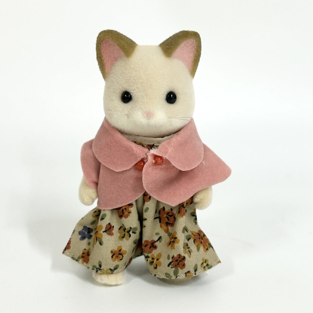 [used] Dresser box Cream Cat Sylvanian Families Calico Critters