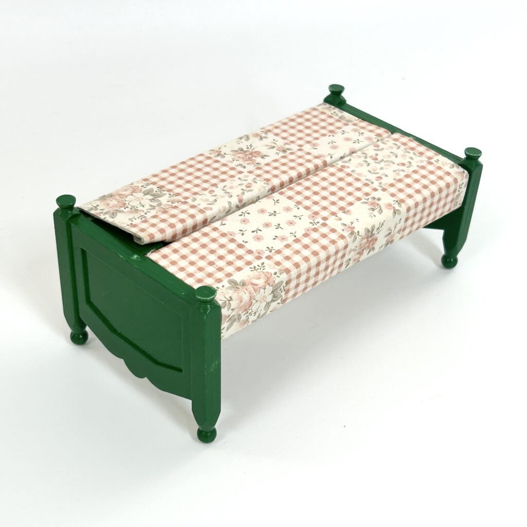 [used] Vintage Green Bed Sylvanian Families Calico Critters