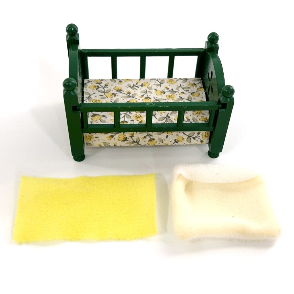 [used] Vintage Green Baby Bed 1985 KA-26 Sylvanian Families Calico Critters
