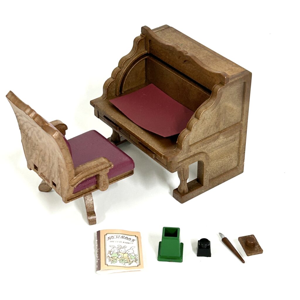 [used] Vintage Urban Life Writing Desk 1988 A-19 Sylvanian Families Calico Critters