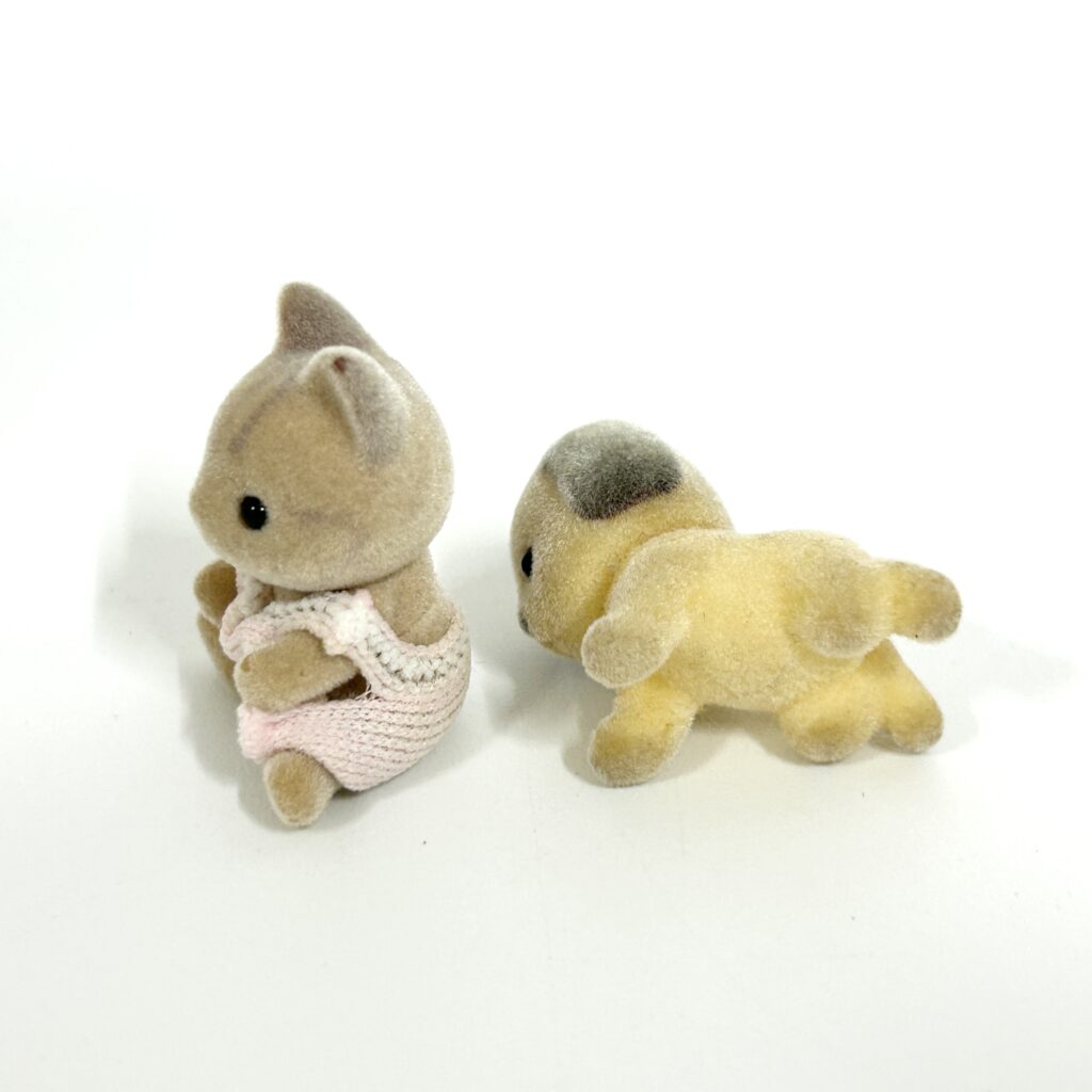 [used] Vintage Ivory Cat Ivory Dog Babies Sylvanian Families Calico Critters