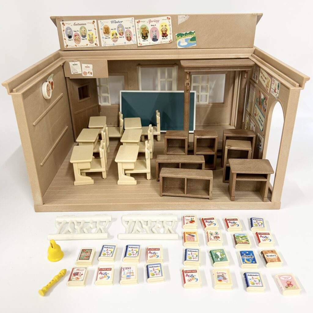 [used] Vintage Forest School Sylvanian Families Calico Critters