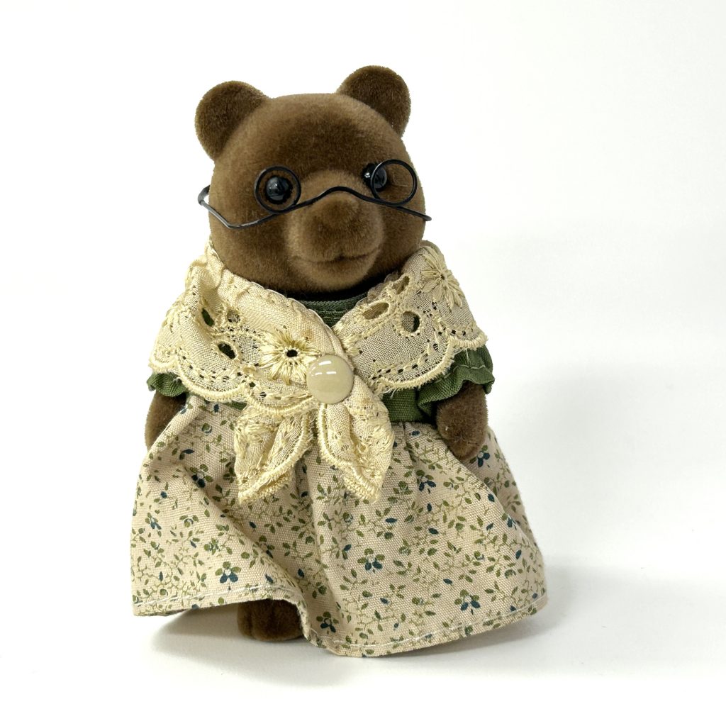 [used] Vintage Brown Bear Grandmother 1985 Sylvanian Families Calico Critters