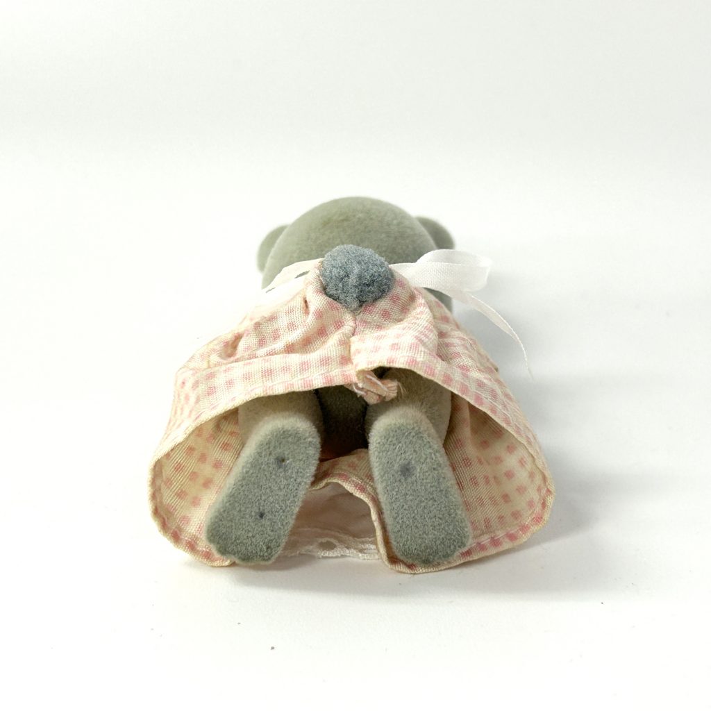 [used] Vintage Gray Rabbit Mother 1985 Sylvanian Families Calico Critters