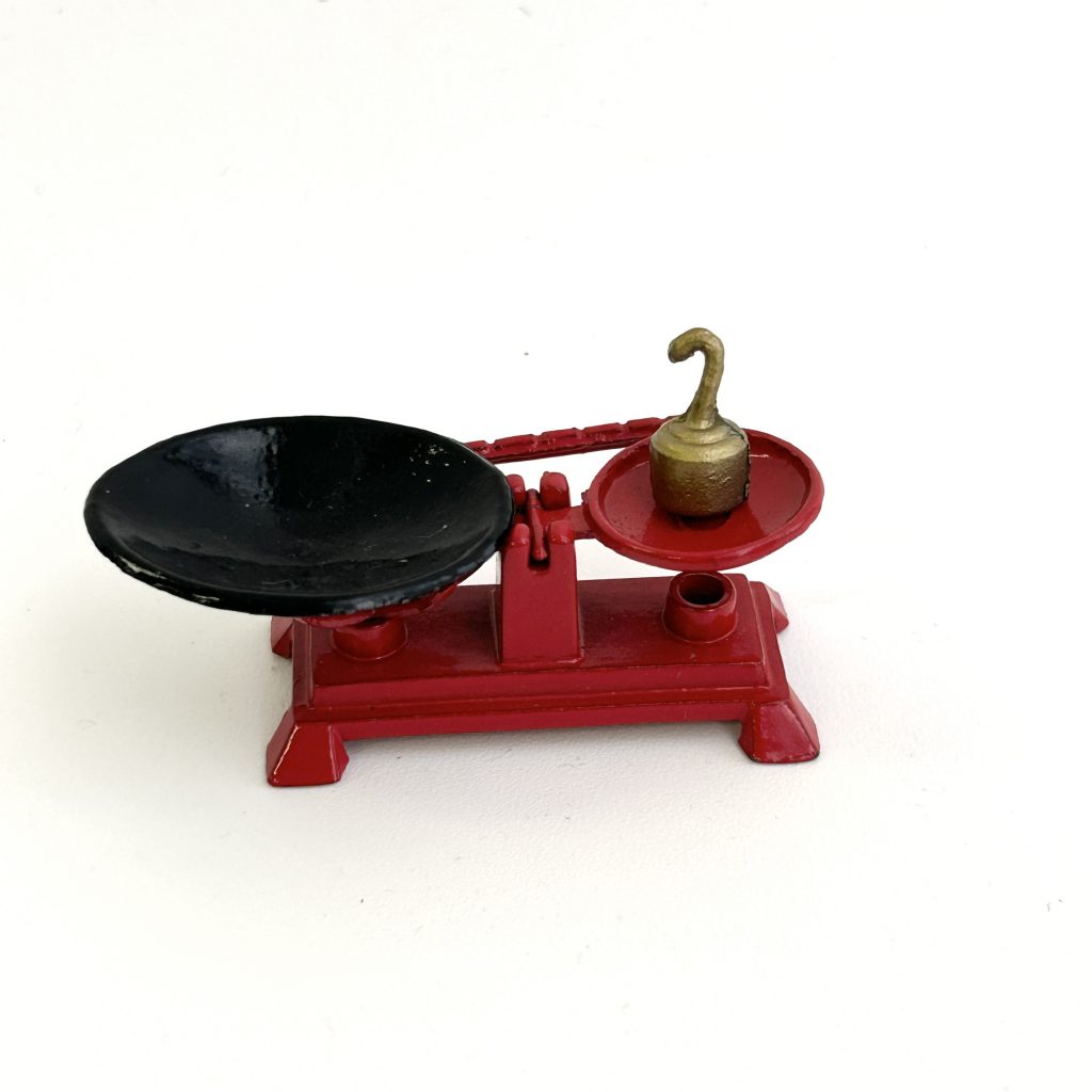 [used] Vintage Miniature Collection Balance Scale Set 1986 Sylvanian Families Calico Critters