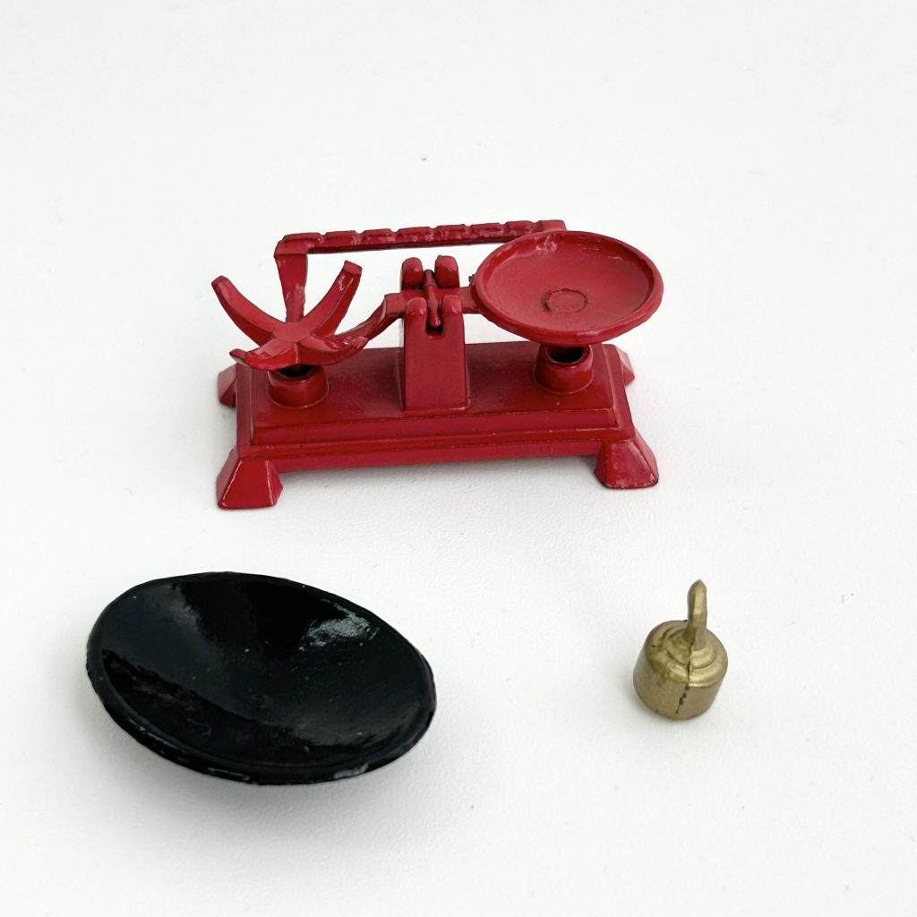 [used] Vintage Miniature Collection Balance Scale Set 1986 Sylvanian Families Calico Critters