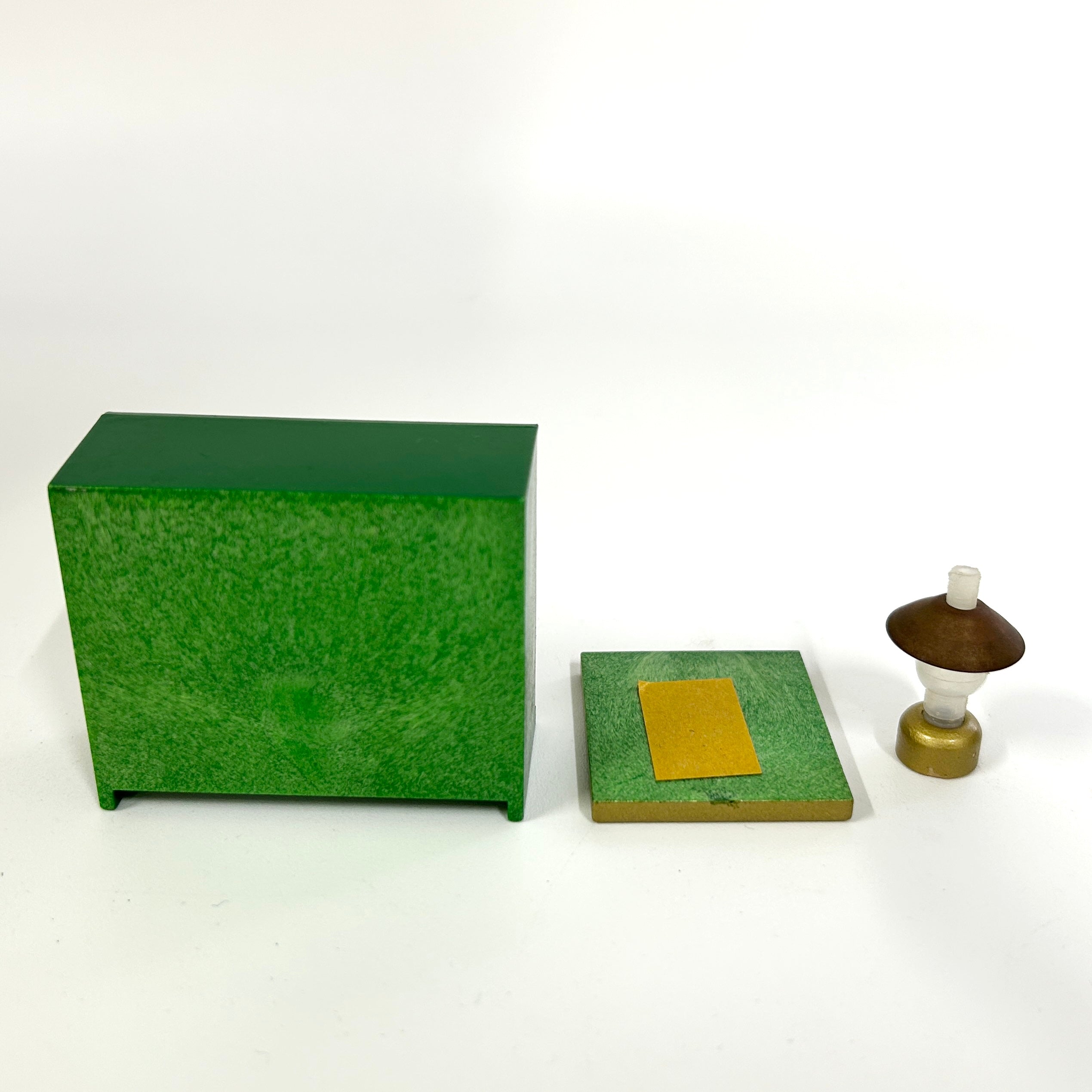 [used] Green Bookshelf Set Sylvanian Families Calico Critters