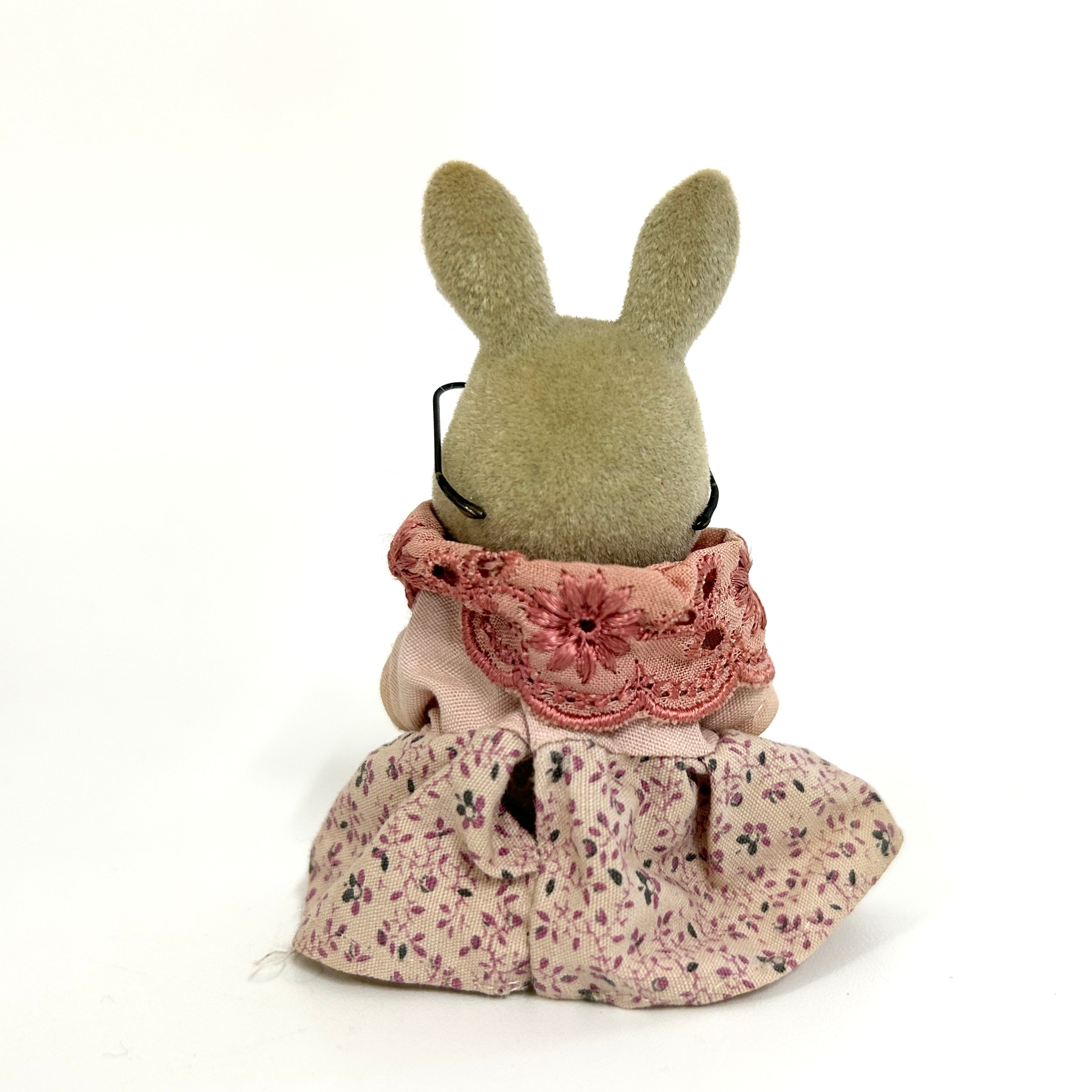 [used] Vintage Gray Rabbit Grand Mother 1985 U-17-950 Sylvanian Families Calico Critters
