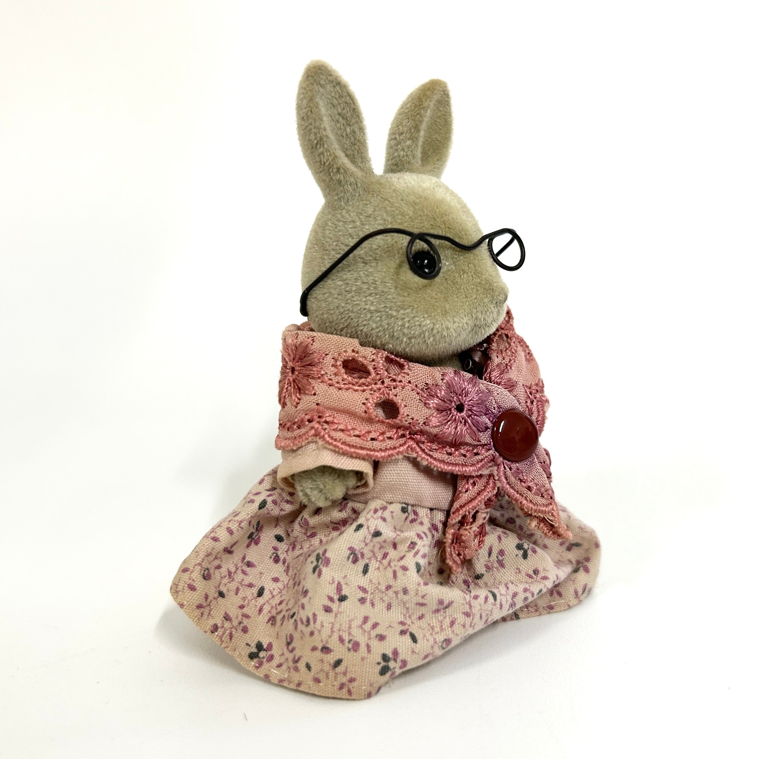 [used] Vintage Gray Rabbit Grand Mother 1985 U-17-950 Sylvanian Families Calico Critters