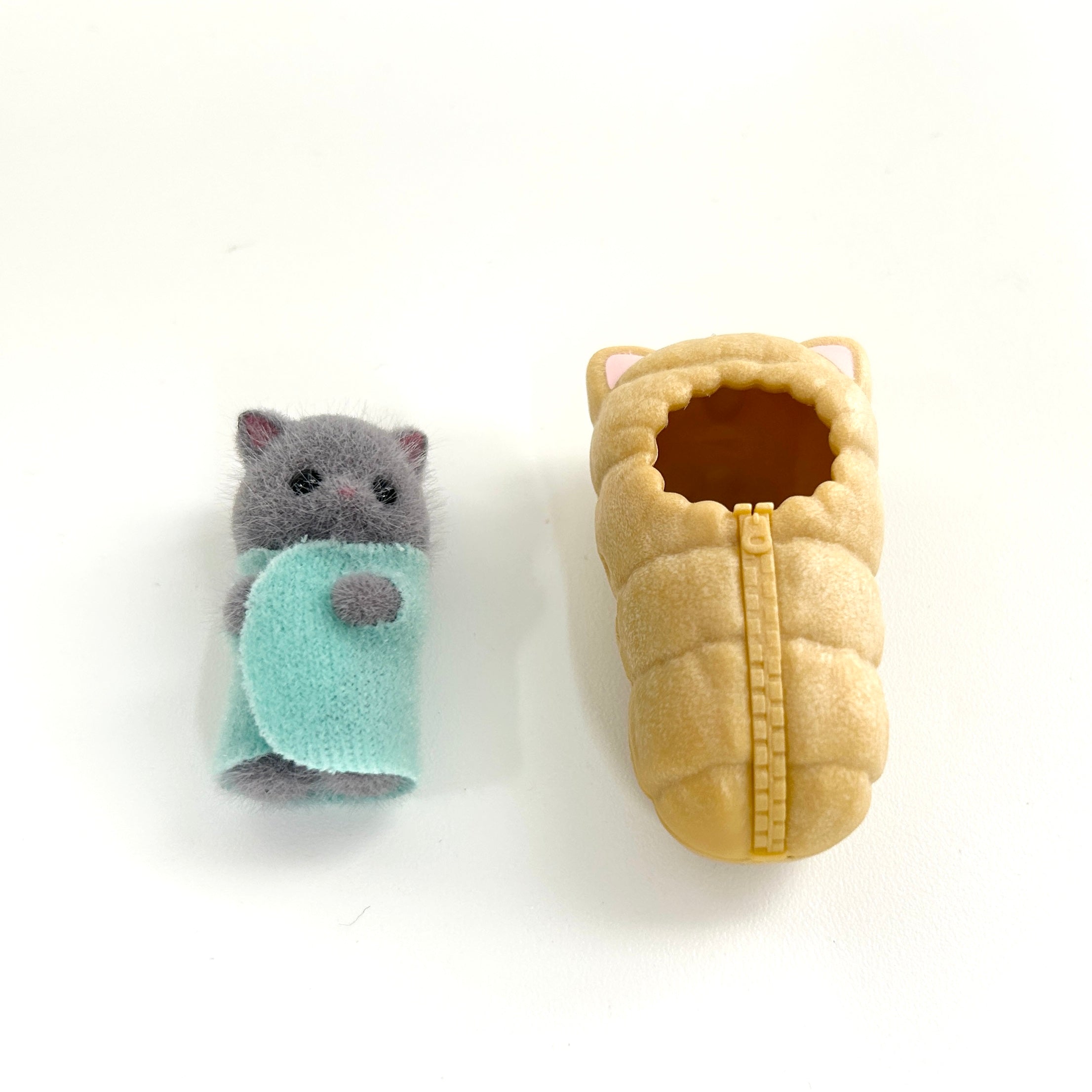 [used] Baby Camping Series Persian Cat Baby In Sleeping Bag Sylvanian Families Calico Critters