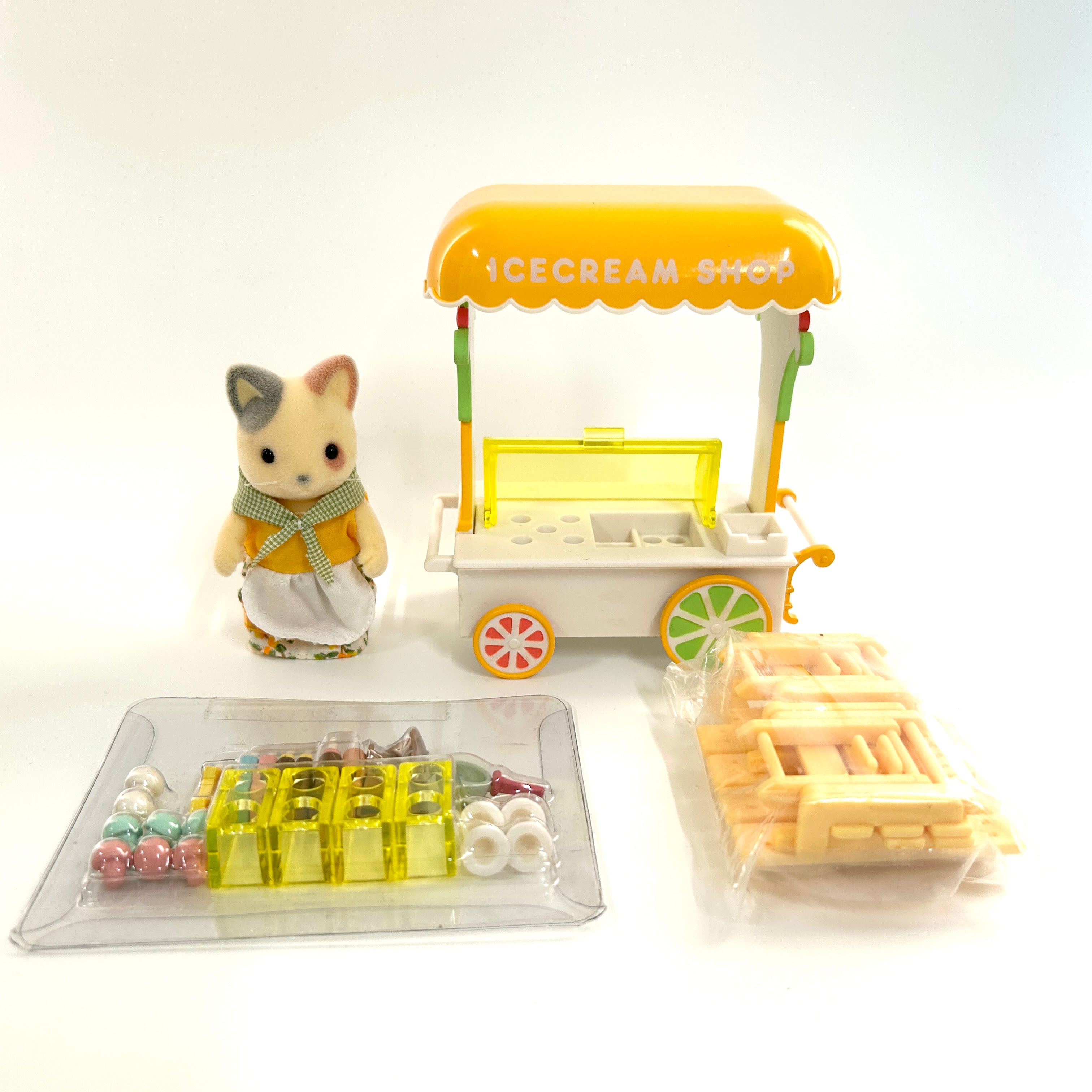 [used] Whiskers Spotted Cat Ice Cream Shop 2001 MI-39 Sylvanian Families Calico Critters