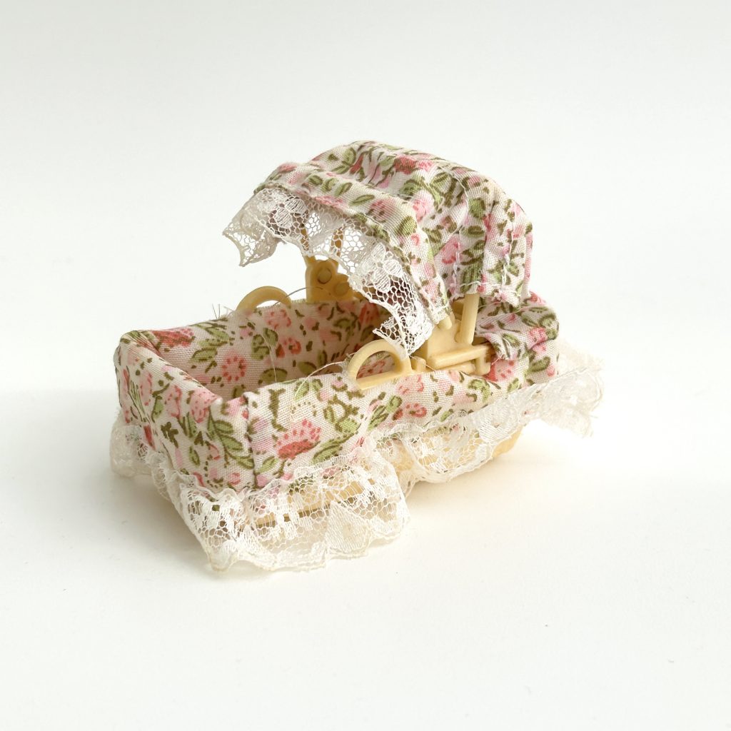 [used] Vintage Urban Life Pink Cradle 1988 A-15 Sylvanian Families Calico Critters