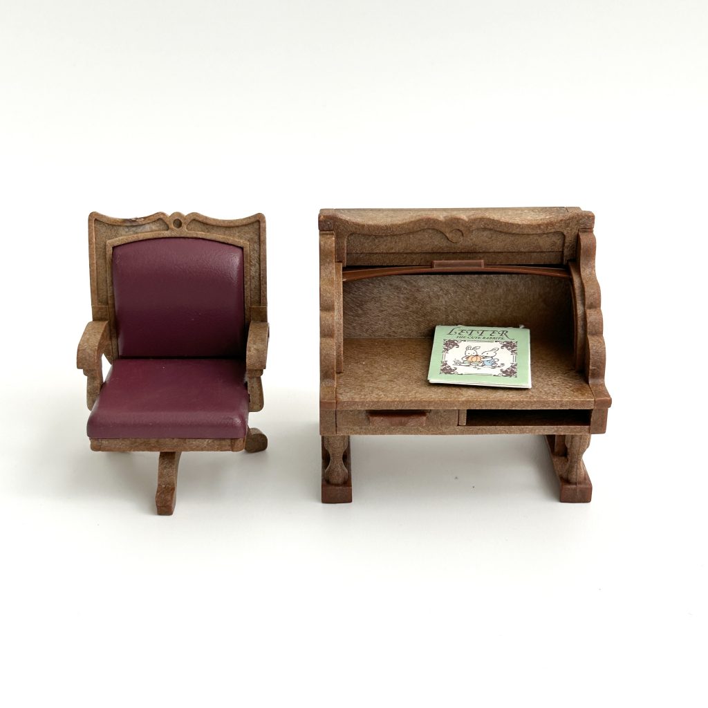 [used] Vintage Urban Life Writing Desk 1988 A-19 Sylvanian Families Calico Critters