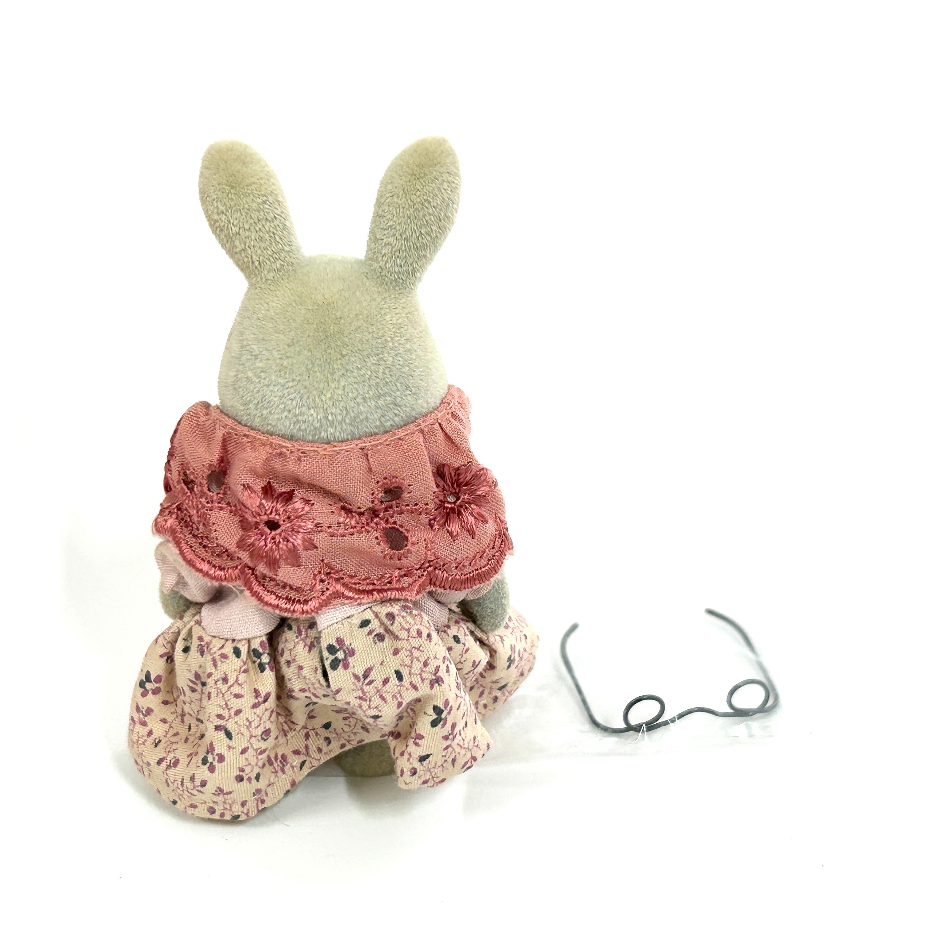 [used] Vintage Gray Rabbit Grand Mother 1985 U-17-950 Sylvanian Families Calico Critters