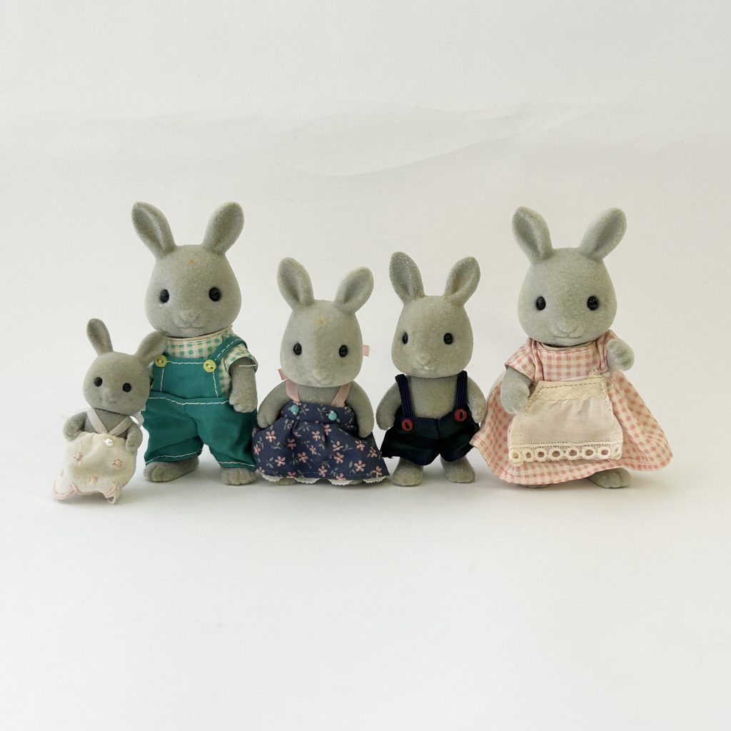 [Used] GREY RABBIT FAMILY Epoch Japan Sylvanian Families Calico Critters