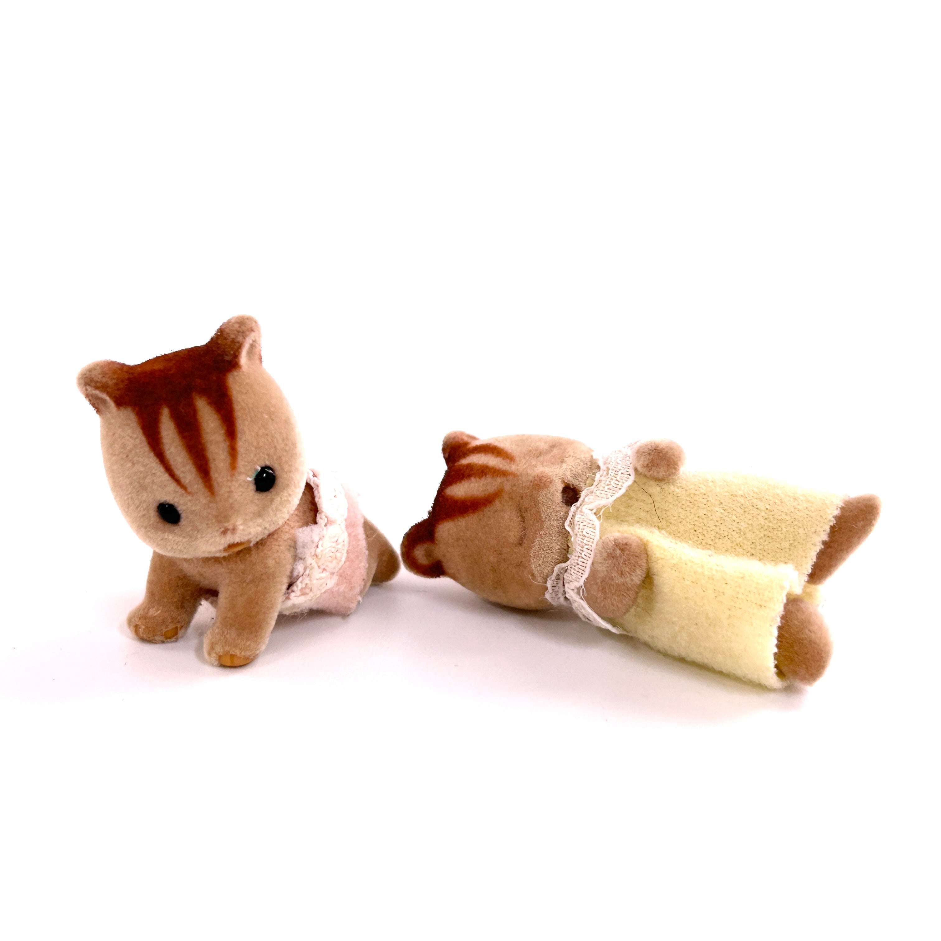 [used] Sleeping Walnut Squirrel Twins Sylvanian Families Calico Critters